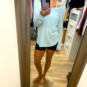 Light Turquoise Keyhole Shoulder Flowy Top Womens Medium